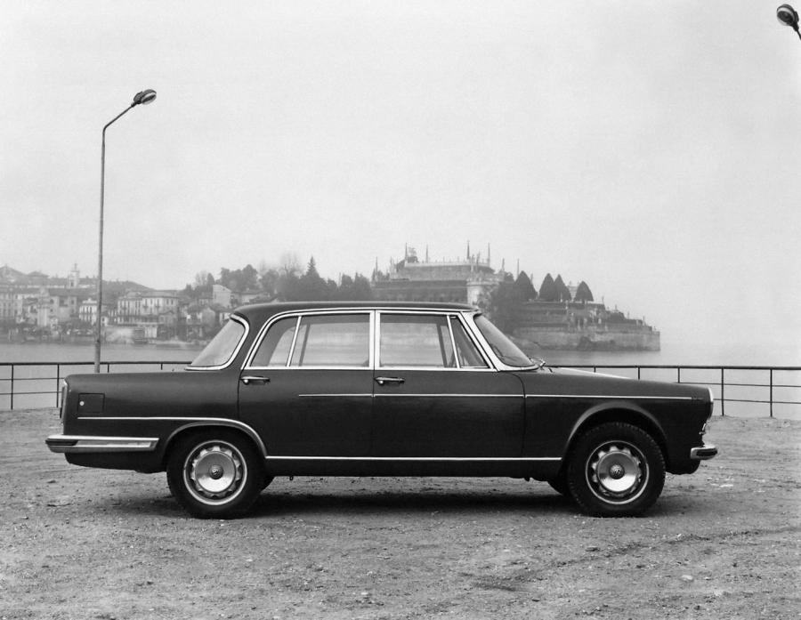  Alfa Romeo 2600 Berlina (106) 1962 года  (фото 2 из 8)